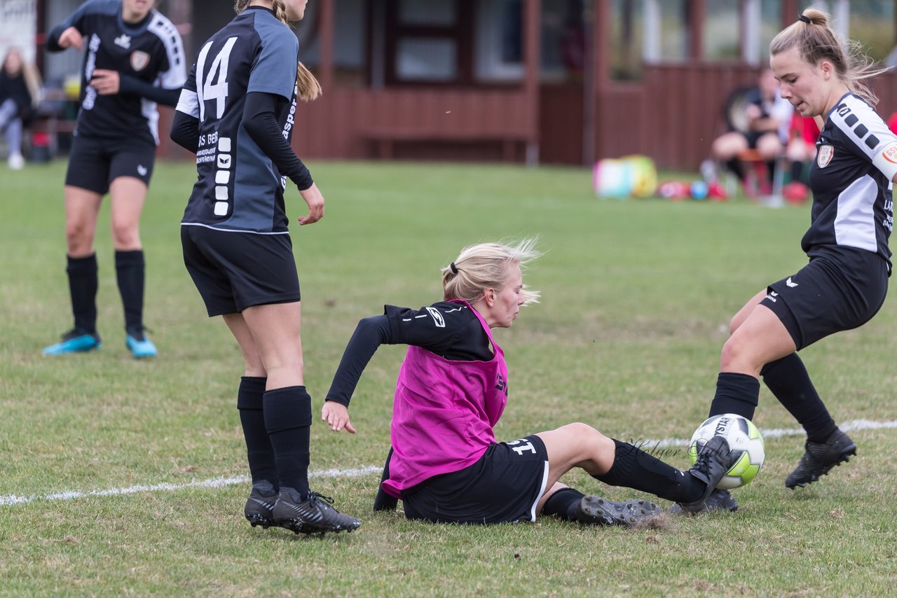 Bild 116 - Frauen Grossenasper SV - SV Steinhorst/Labenz : Ergebnis: 1:3